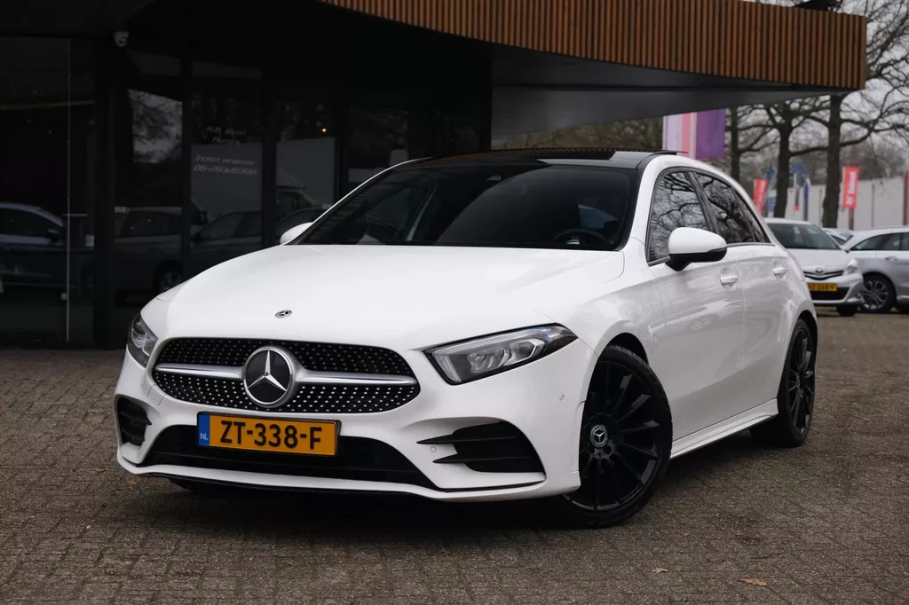 Mercedes-Benz A-klasse 180 Premium Plus AMG Pano Widescreen Carplay LED