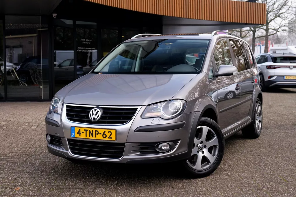 Volkswagen Touran 2.0 TDI Cross|7-Zitter|Carplay/AndroidAuto|Schuifdak|Standkachel|Stoelverwarming|Youngtimer
