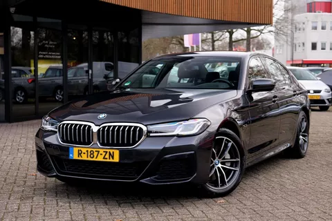 BMW 5-serie 530e Business Edition Plus|M-Pakket|Head-Up|Camera|Laser|AppleCarplay/AndroidAuto|Standkachel