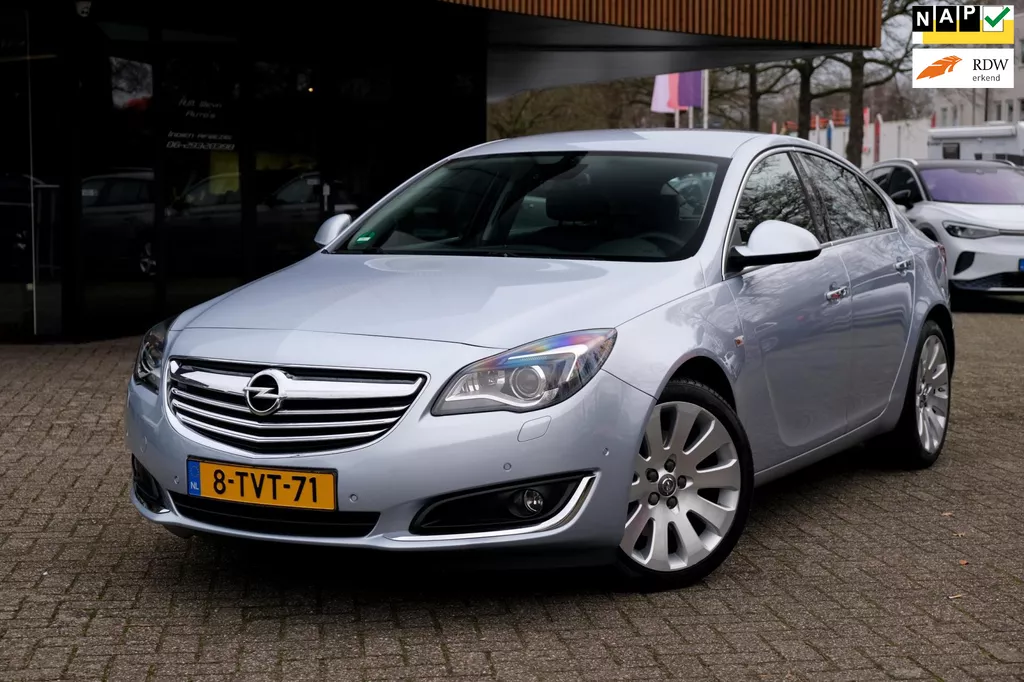 Opel Insignia 2.0 T Cosmo 4x4 250PK Camera Keyless Stoelverwarming Xenon Leder Dodehoekdetectie