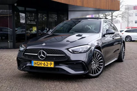 Mercedes-Benz C-klasse 300 4MATIC AMG Line RIJKLAAR! Pano Camera Sfeer Carplay
