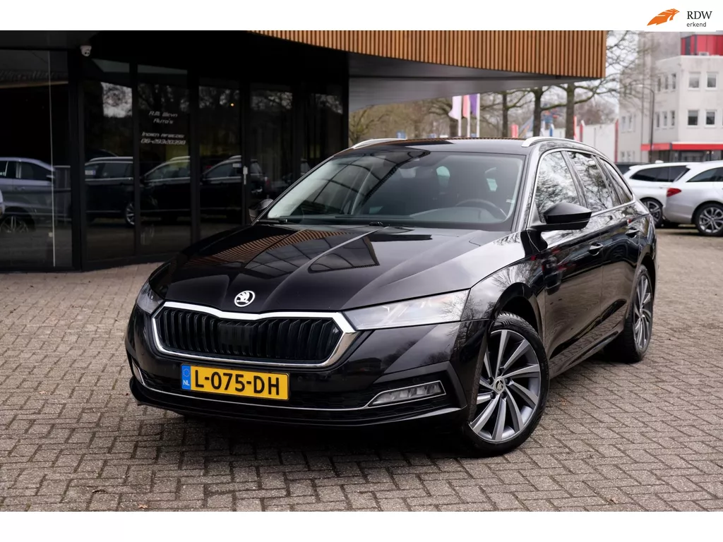 Skoda Octavia Combi 1.5 e-TSI Sport Business|ACC|Camera|Stoelverwarming|Sfeer