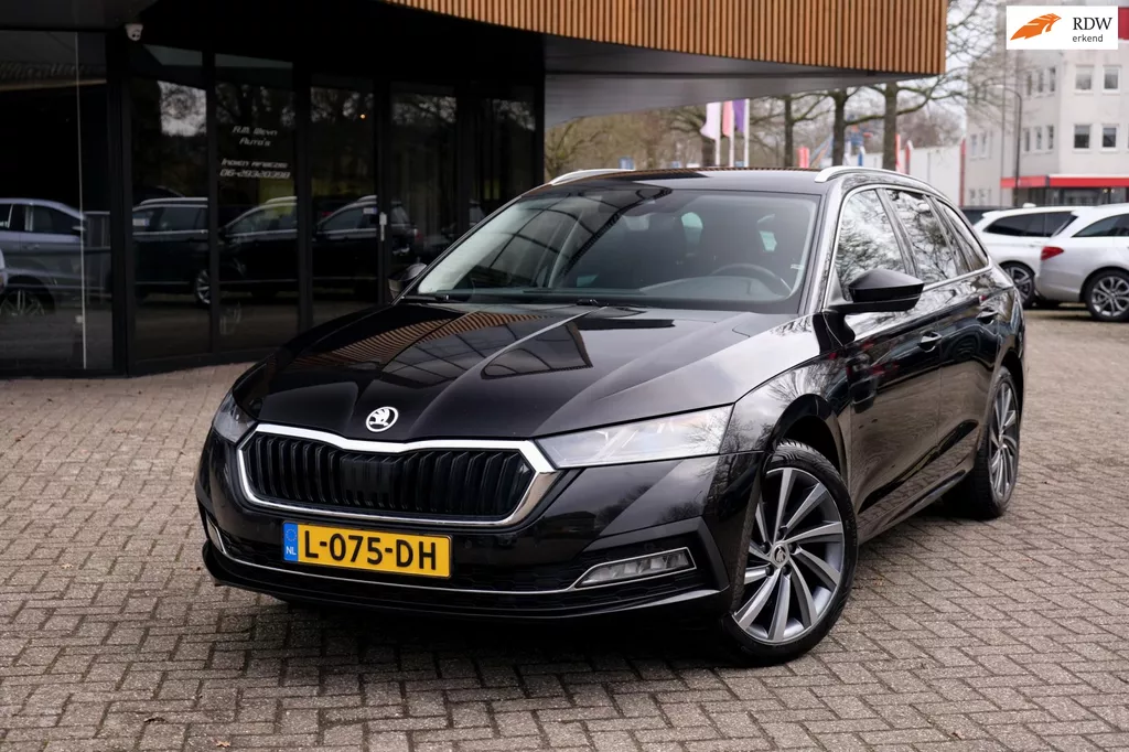 Skoda Octavia Combi 1.5 e-TSI Sport Business|ACC|Camera|Stoelverwarming|Sfeer
