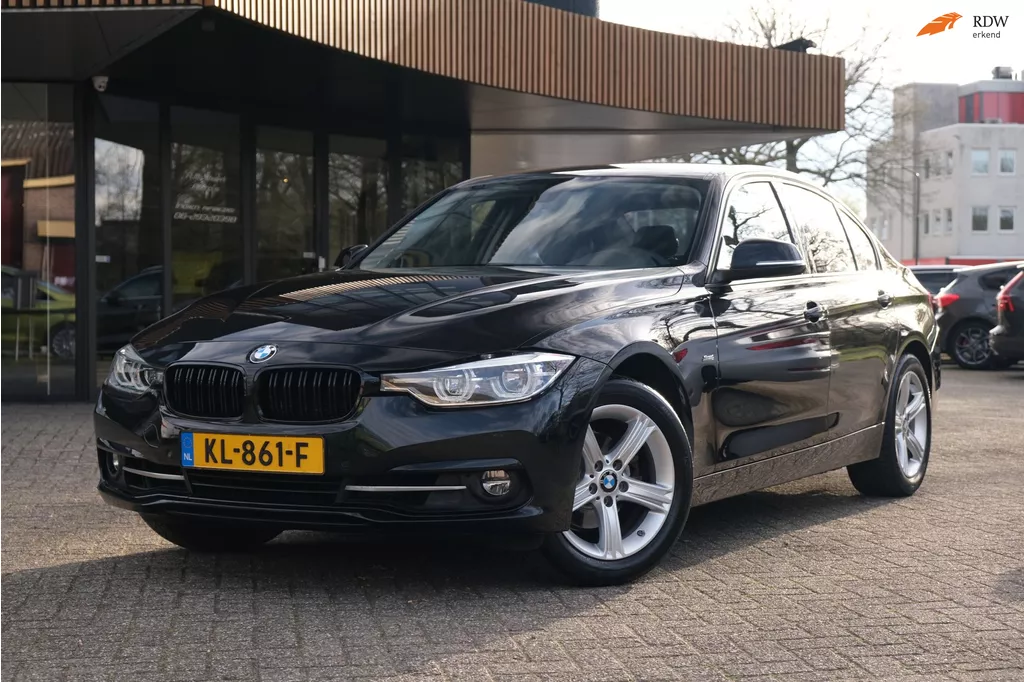 BMW 3-serie 318i Luxury|Rijklaar!|Clima|Xenon|Stoelverwarming|PDC|Cruise