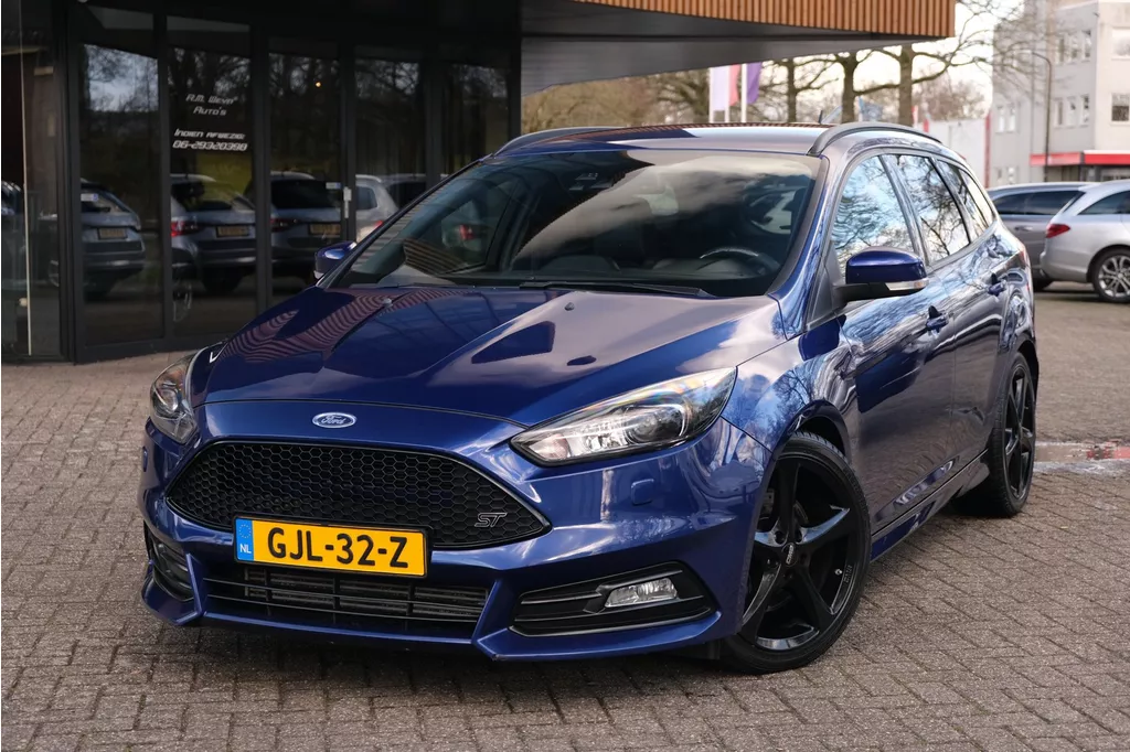 Ford Focus Wagon 2.0 ST-3|Rijklaar!|250PK!|Camera|Sony|Recaro|Stuurwielverwarming|