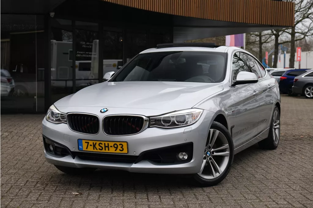 BMW 3-serie Gran Turismo 320i High Executive|Rijklaar!|Nw.Ketting|Pano|Camera|Keyless|Xenon