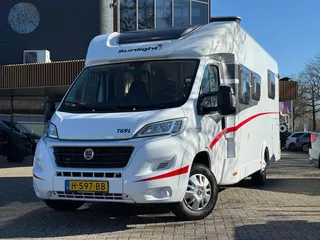 Fiat Ducato Capron/Hymer T69L Sunlight Half-integraal Euro6 150PK Queensbed/Airco/Camera/Luifel/Garage/PDC