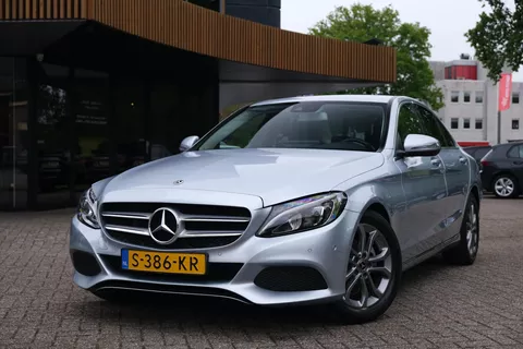 Mercedes-Benz C-klasse 180 Premium Plus|Rijklaar!|Carplay|Camera|Stoelverwarming|Dealeronderhouden|Dodehoekdetectie|