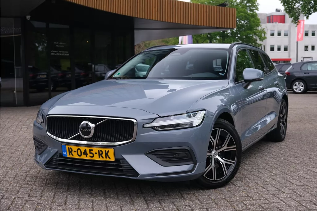 Volvo V60 2.0 B3 Essential|Rijklaar!|PilotAssist|ACC|BLIS|Carplay|Trekhaak|Camera