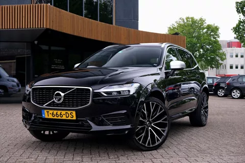 Volvo XC60 2.0 T8 Twin Engine AWD R-Design|Rijklaar!|Luchtvering|Pano|HK|HUD|ACC|PilotAssist|ACC|Trekhaak|Winterpakket|Standkachel