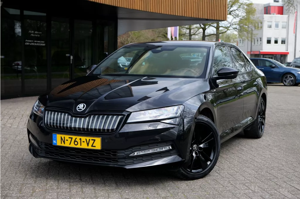Skoda Superb 1.4 TSI iV Sportline Business|Camera|Carplay|Trekhaak|Canton|Keyless|Digidash|Sportonderstel