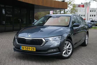 Skoda Octavia Combi 1.0 e-TSI Ambition|ACC|Camera|Stoelverwarming|Lane|Keyless