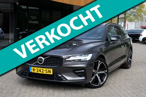Volvo V60 2.0 B3 Plus Dark|Rijklaar!|PilotAssist|ACC|Camera|Trekhaak|Winterpakket|Carplay|Keyless