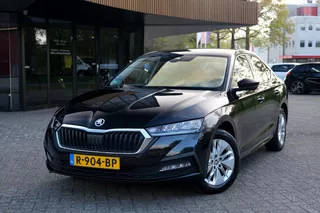 Skoda Octavia 1.5 e-TSI Business Edition|Rijklaar!|ACC|Camera|Trekhaak|Carplay|Keyless|LED|Sfeer|Stoelverwarming