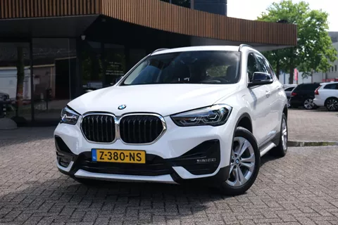 BMW X1 XDrive25e High Executive|Rijklaar!|Camera|Trekhaak|LED|Keyless|Stoelverwarming|Clima|Cruise