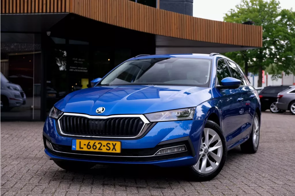 Skoda Octavia Combi 1.5 TSI First Edition|Rijklaar!|Trekhaak|Stoelverwarming|Keyless|Carplay/AndroidAuto|