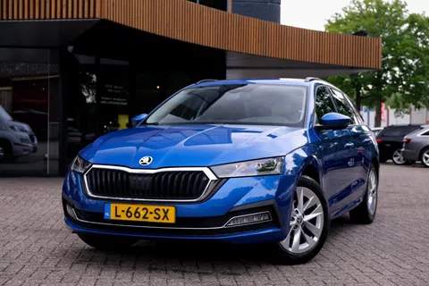 Skoda Octavia Combi 1.5 TSI First Edition|Rijklaar!|Trekhaak|Stoelverwarming|Keyless|Carplay/AndroidAuto|