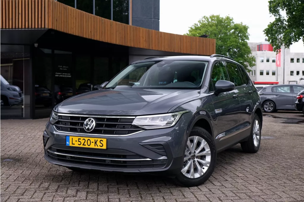 Volkswagen Tiguan 1.5 TSI Life|Rijklaar!|ACC|Trekhaak|Carplay|1e Eigenaar|Goed onderhouden