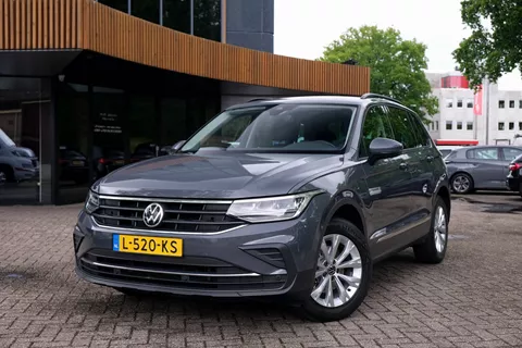 Volkswagen Tiguan 1.5 TSI Life|Rijklaar!|ACC|Trekhaak|Carplay|1e Eigenaar|Goed onderhouden