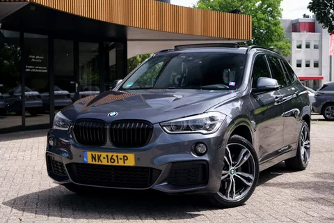 BMW X1 SDrive20i Centennial High Executive|Rijklaar!|M-Sport|Pano|HUD|Trekhaak|Camera|Stoelverwarming