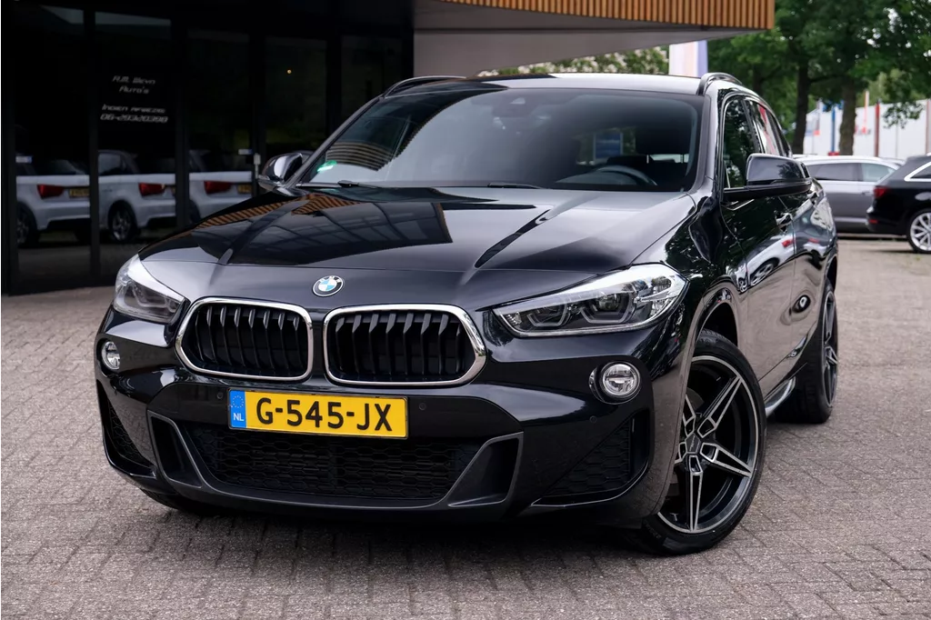 BMW X2 SDrive20i High Executive|Rijklaar!|M-Pakket|HUD|Trekhaak|Stoelverwarming|Schintzler