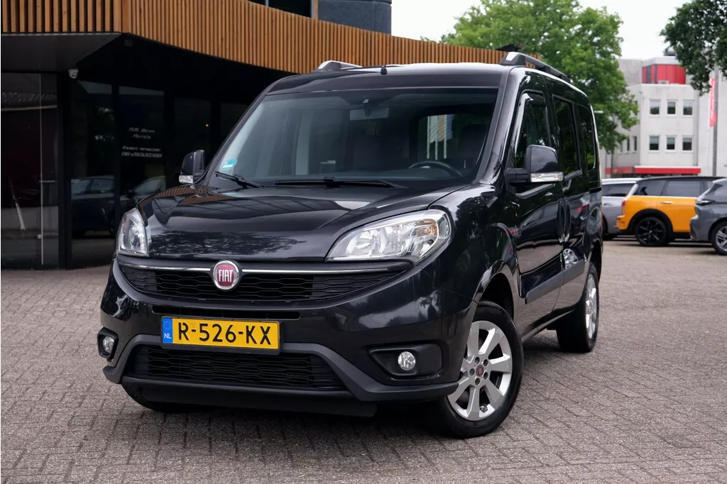 Fiat Dobl&ograve; 1.4 T-Jet Lounge|Rijklaar!|Trekhaak|D.Riem v.v.|Carplay|AndroidAuto|Dubbele Schuifdeur|Stoelverwarming|Dakdragers