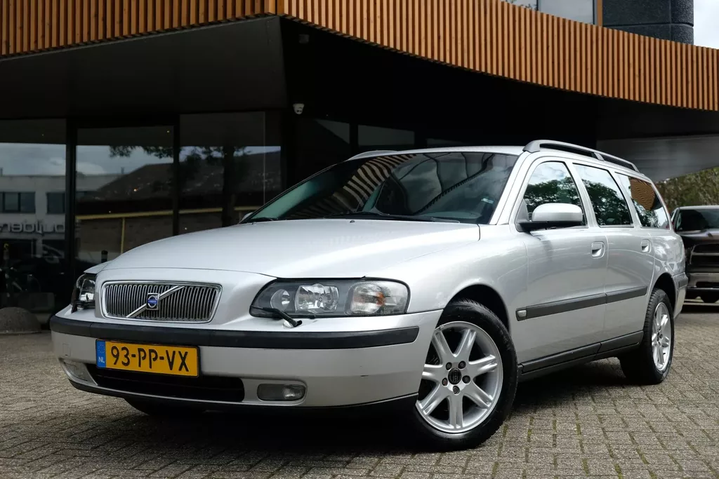 Volvo V70 2.4 Edition II/Youngtimer/Leer/Dealer onderhouden/