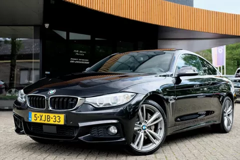 BMW 4 Serie Coup&eacute; 435d xDrive High Executive/M-Pakket/HUD/HK/ACC/Schuifdak/Trekhaak