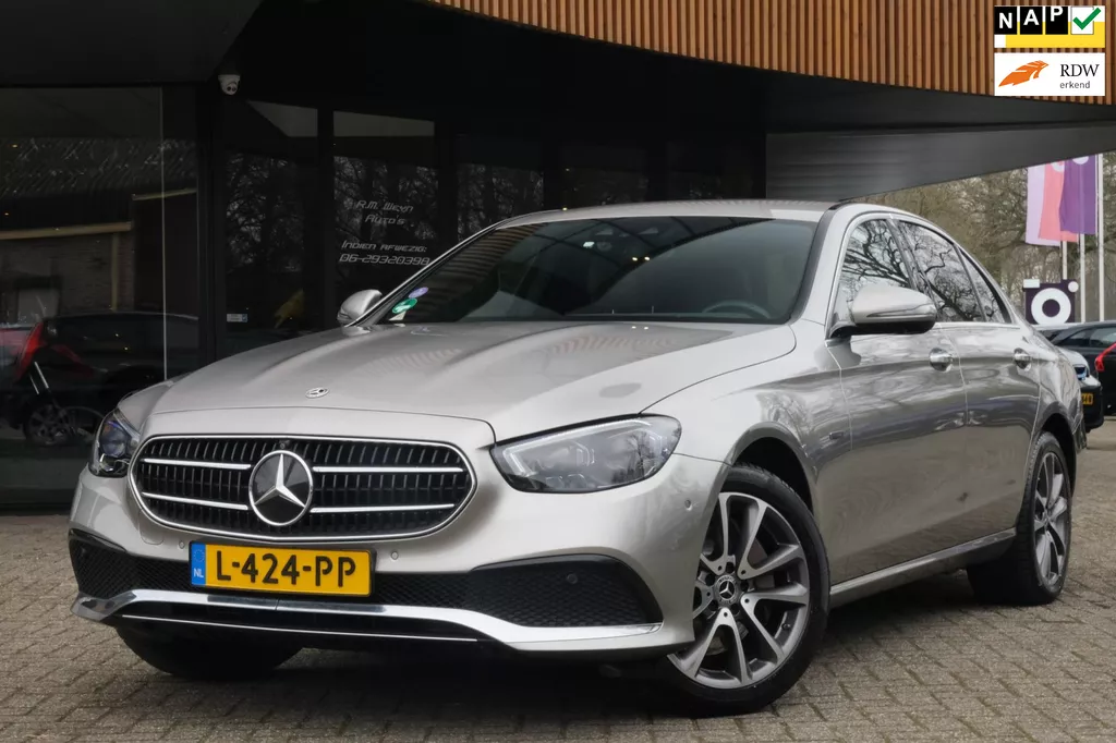 Mercedes-Benz E-klasse 300 e Business Solution AMG/360&deg;Camera/Sfeerverlichting/Head-Up/Trekhaak/