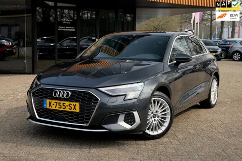 Audi A3 Sportback 35 TFSI Business edition/Camera/Stoelverwarming/Trekhaak/Carplay/
