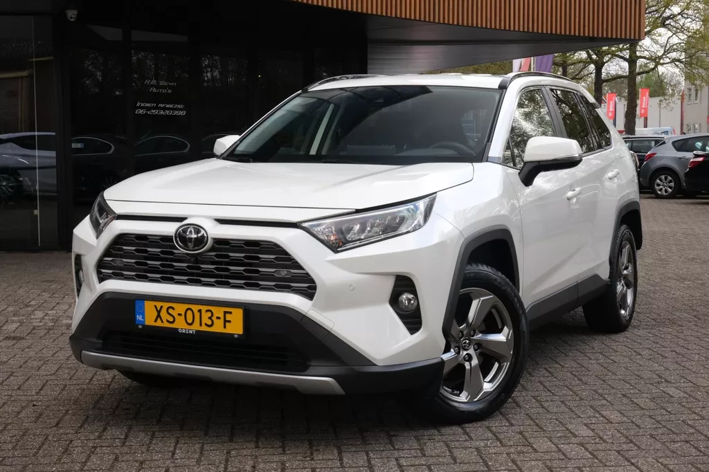 Toyota RAV4 2.0 VVT-iE First Edition/ACC/360&deg;/Incl.BTW/Carplay/Keyless/LED/Dealer Ond.
