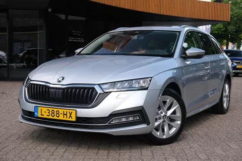 Skoda Octavia Combi 1.0 e-TSI Business Edition Plus/Pano/ACC/Camera/Stuurwielverwarming/Sfeer/Keyless/